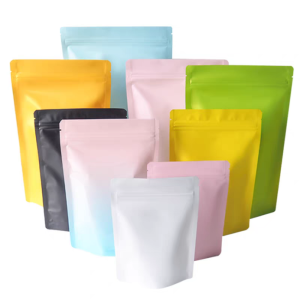 Gradient color self-sealing bag