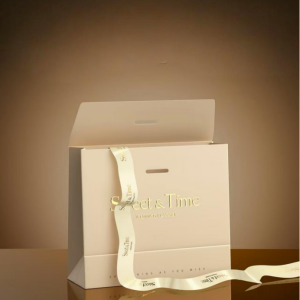 Customized tote bags for wedding souvenirs
