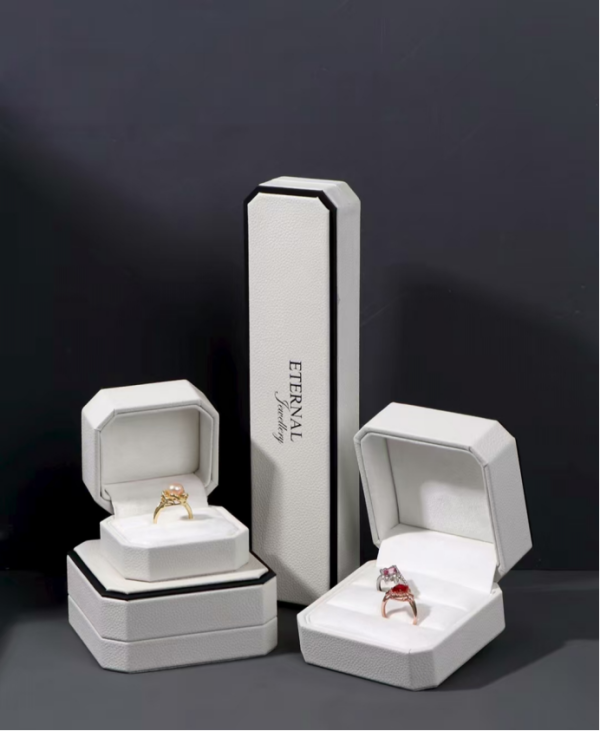 White leather ring box set - Image 4