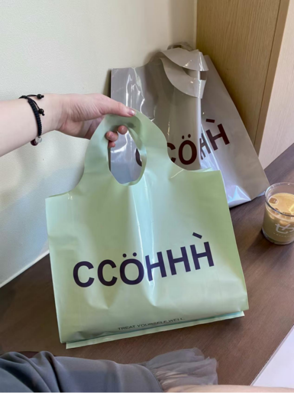 Simple letter printed plastic handbag