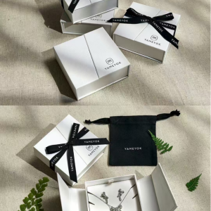 Ribbon bow jewelry box